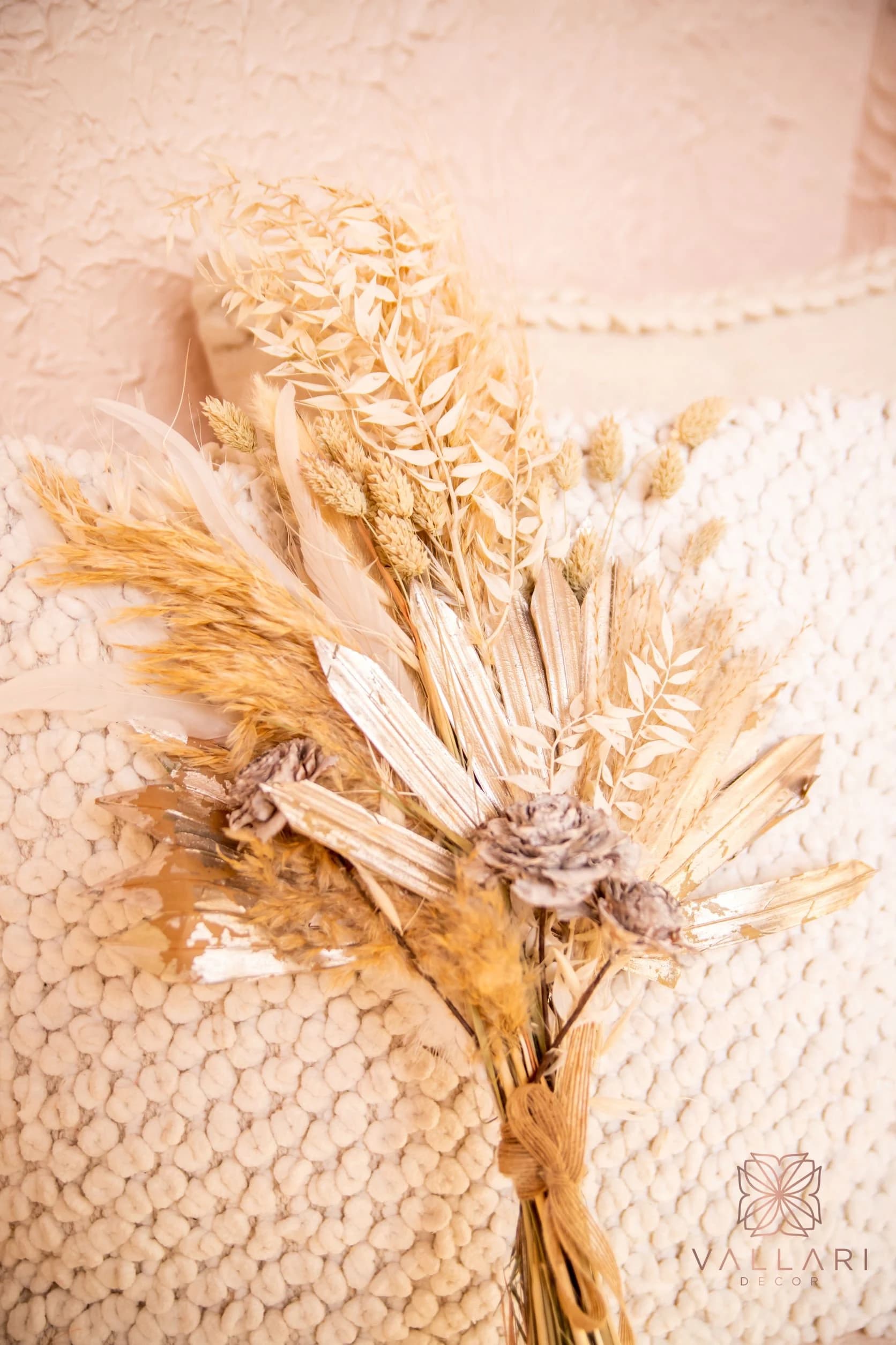 Dried Silver Sun Palm Pampas Bouquet/25"/Palm Spades/Reed/Dried Pampas/Pampas Bouquet Decor/Boho Pampas/Bouquet/Bunny Tail