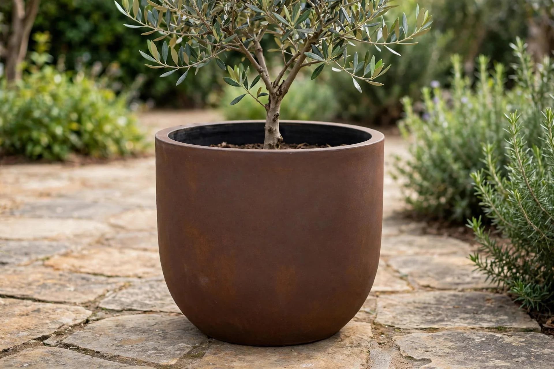 Eco Plastic Uovo Pot Rust 22x21 Inch | Extra Large Egg Planter | Lightweight Garden Pot