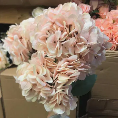 Light Pink Artificial Hydrangea Bunch, 18-Inch Silk Flower Spray, 5 Branches, Faux Hydrangea Bush for Vintage Wedding Centerpieces