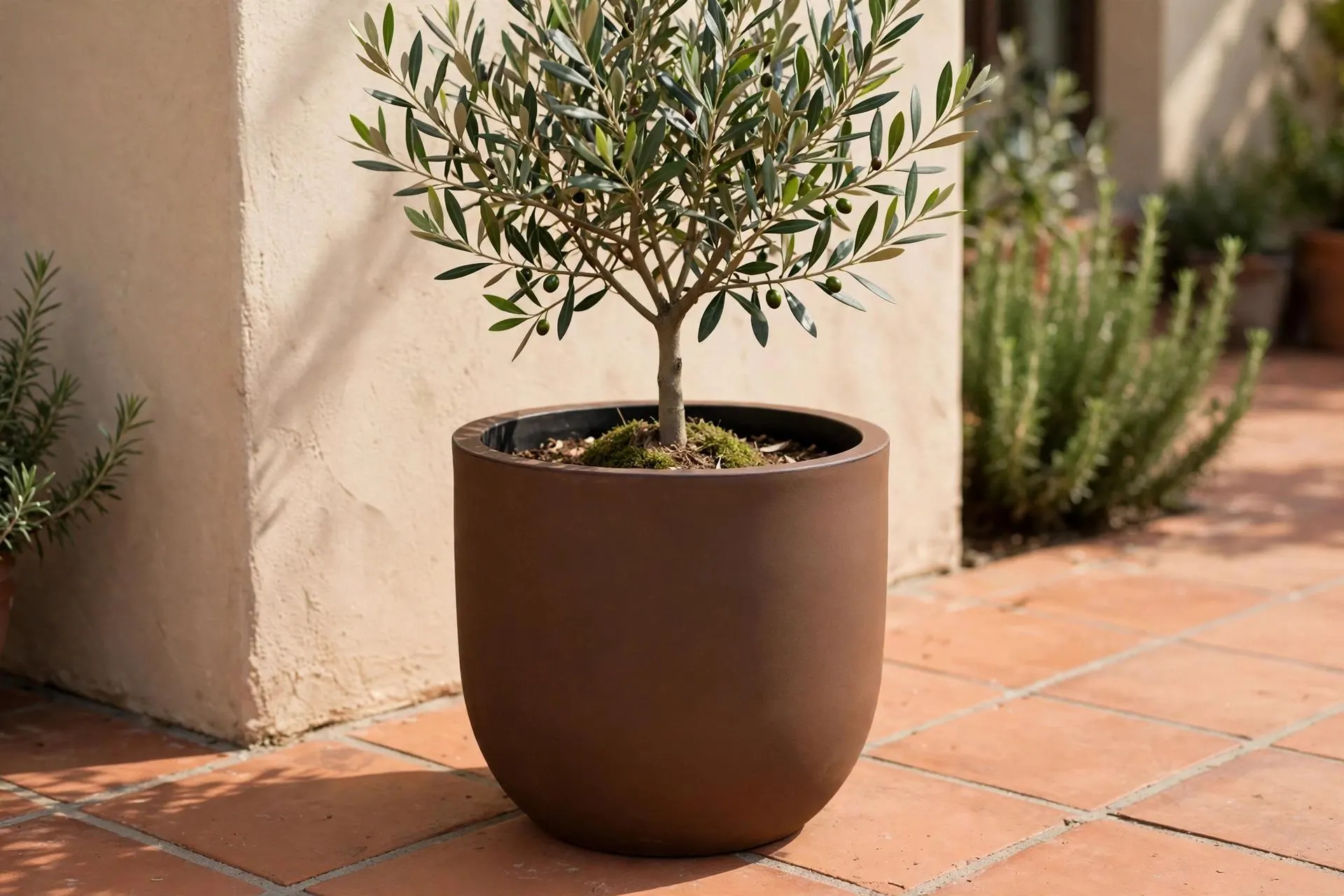 Eco Plastic Uovo Pot Rust 18x17 Inch | Large Smooth Egg-Shaped Planter | Garden Pot