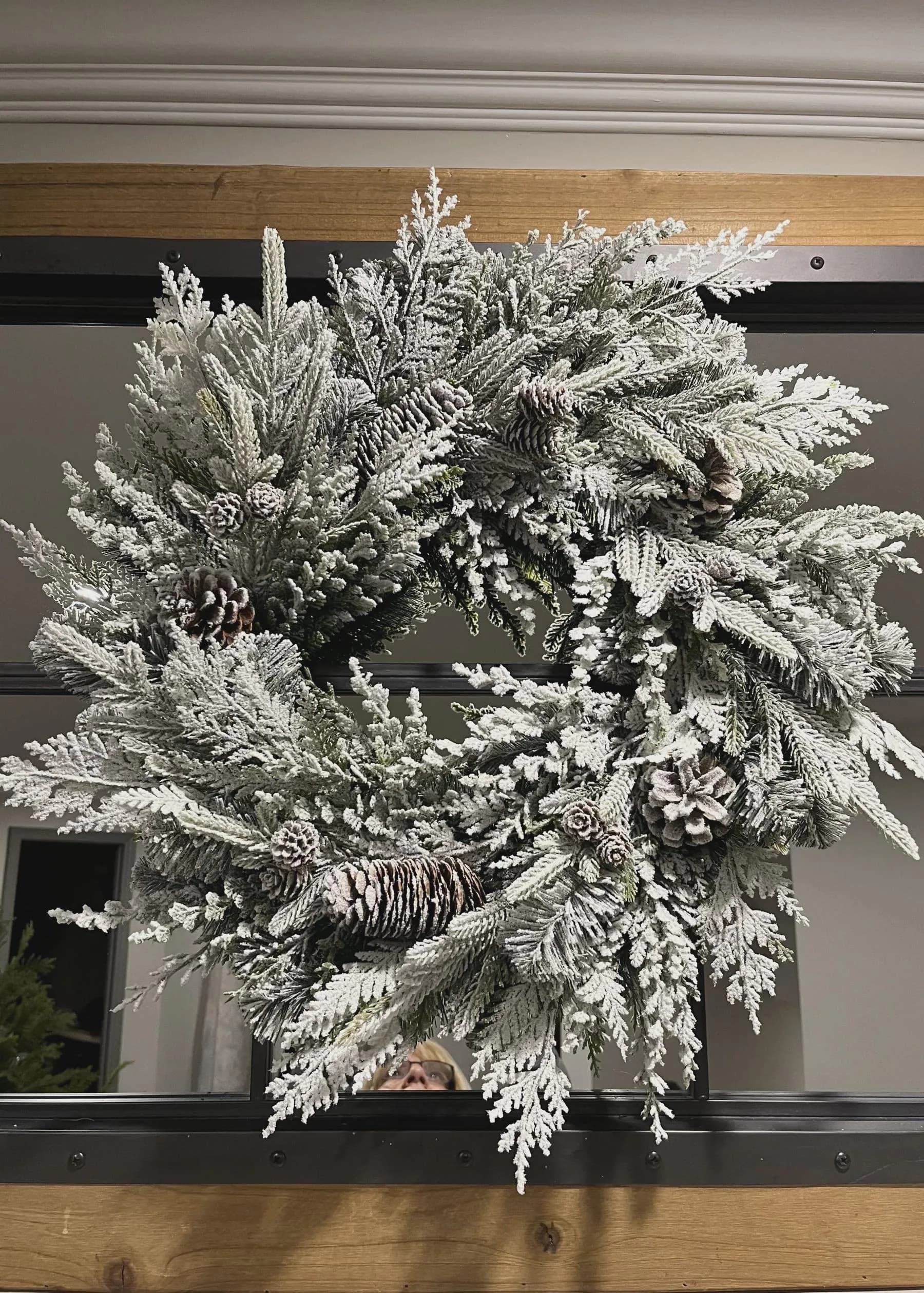 24" Fresh Touch Winter Snowy Mixed Douglas Fir and Cedar Wreath/Green Artificial/Green Wreath/Natural Look/Outdoor/Green Outdoor Wreath/Home