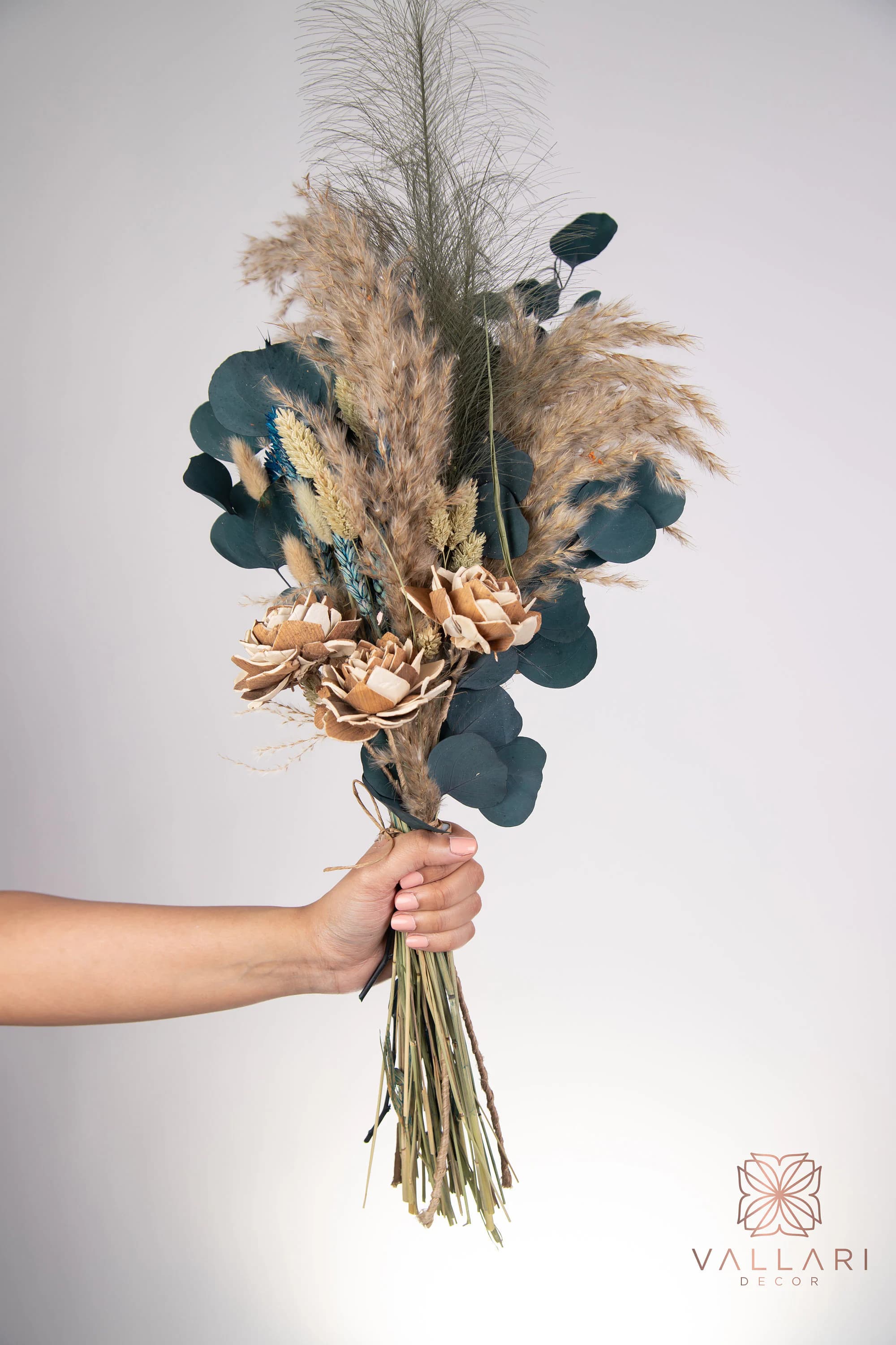 DRIED Naturally Brown Floral Pampas Bouquet/25"/Palm Spades/Reed/Dried Pampas/Pampas Bouquet Decor/Boho Pampas/Bouquet/Bunny Tail