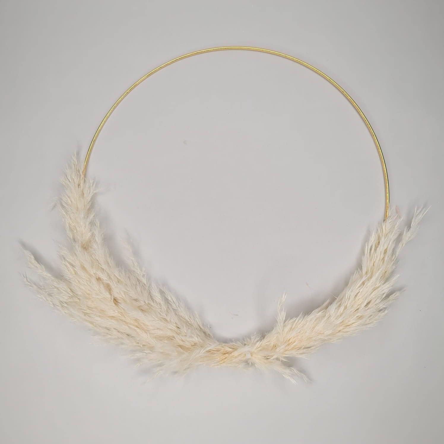 Ivory Pampas Hoop Wreath/Gold Hoop Wreath/Pampas Wreath/Natural Looking Wreath/Wreath/Home Decor/Bedroom Decor/Pampas Decor/Pampas