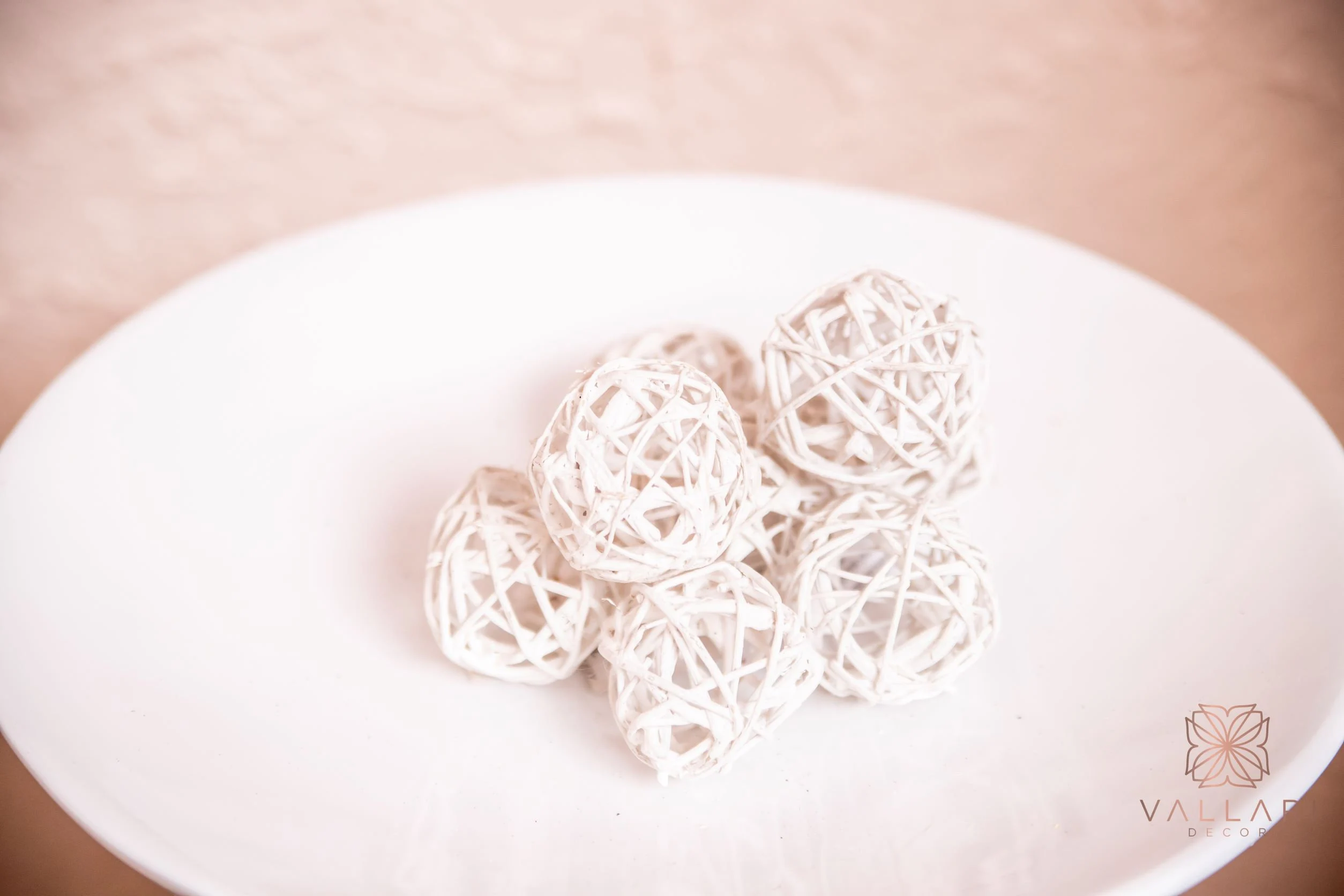 White Wicker Balls, 8pc Decorative Balls, Rustic Decor Ideas, Rustic Bawl Filler, Wicker Decoration,  Rustic Table Decor